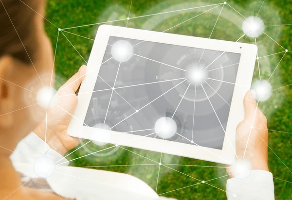 IoT Meets E‑commerce thumbnail